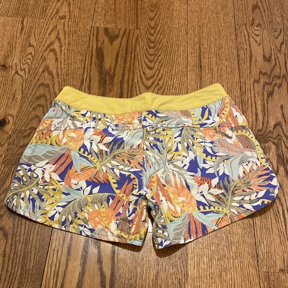 Patagonia shorts in absolutely perfect condition! - Picture 2 of 4